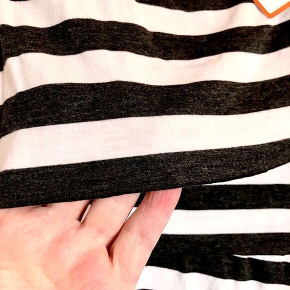 MYSTREE - NWT - L Sz M Raw Edge Striped Sleeveless Top/Dark Grey & White. CUTE! - Picture 6 of 16